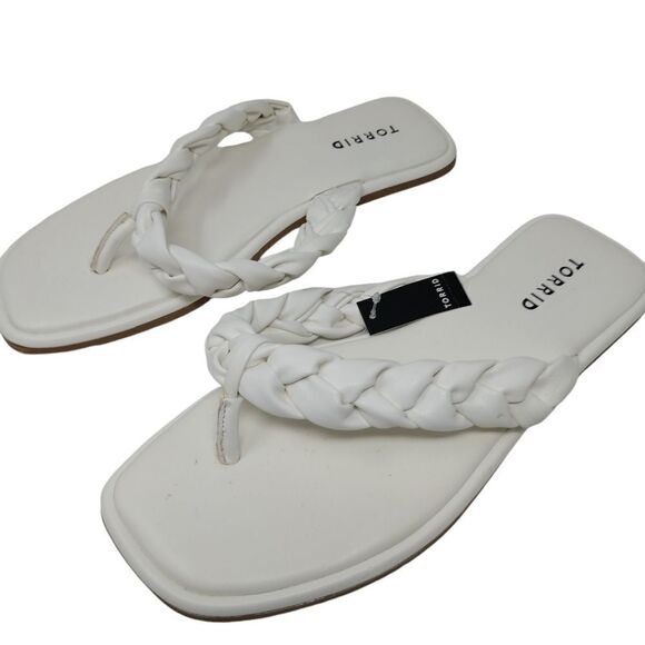 TORRID WHITE BRAIDED FLIP FLOP. SIZE 9. - Picture 1 of 14